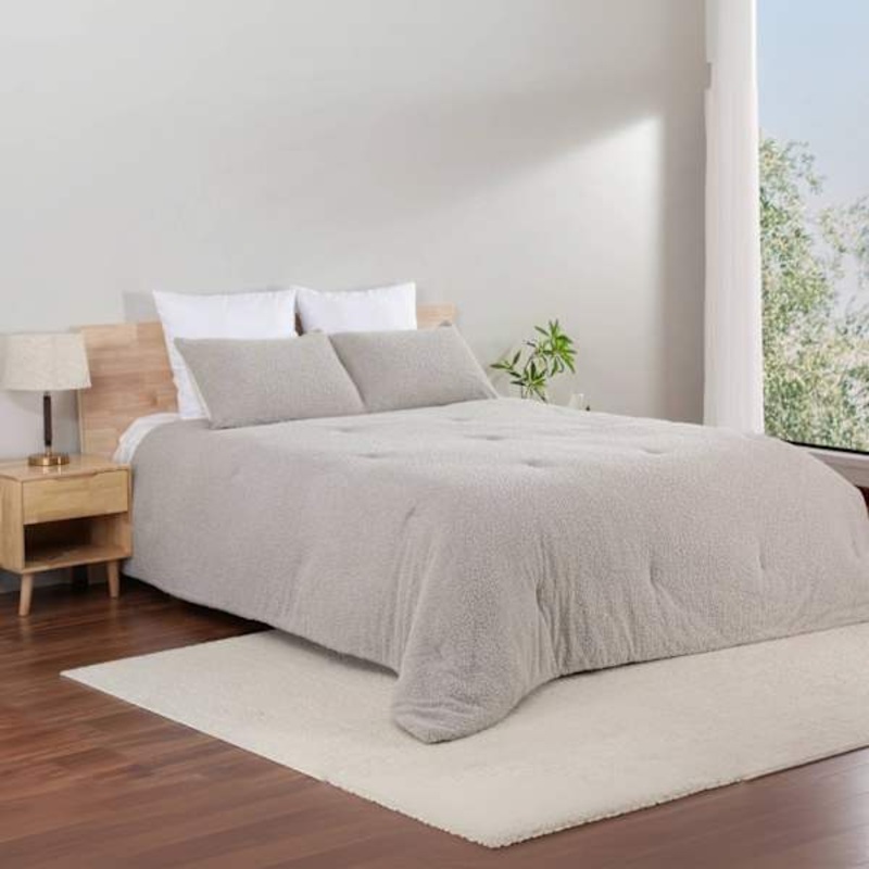 3-Piece Light Grey Cozy Knit Comforter Set, Full/Queen