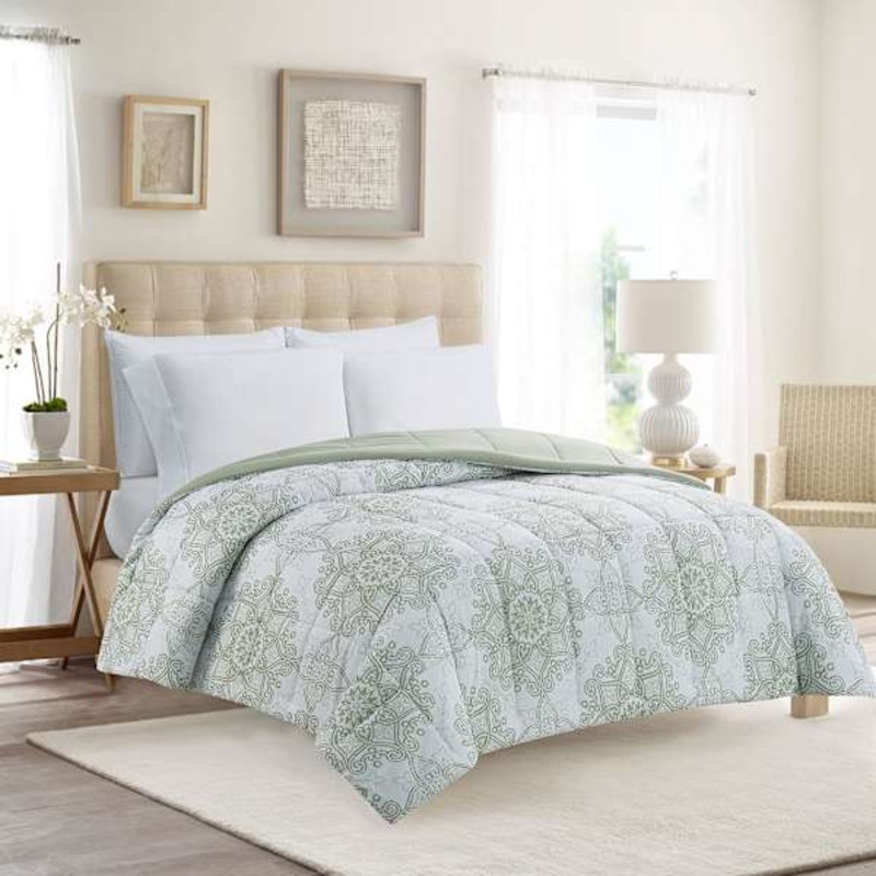 White & Green Medallion Print Reversible Brushed Microfiber Comforter, King