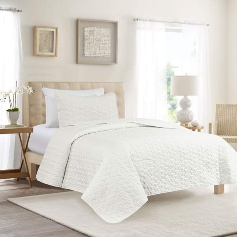 2-Piece White Geo Washed Microfiber Quilt Set, Twin/Twin XL