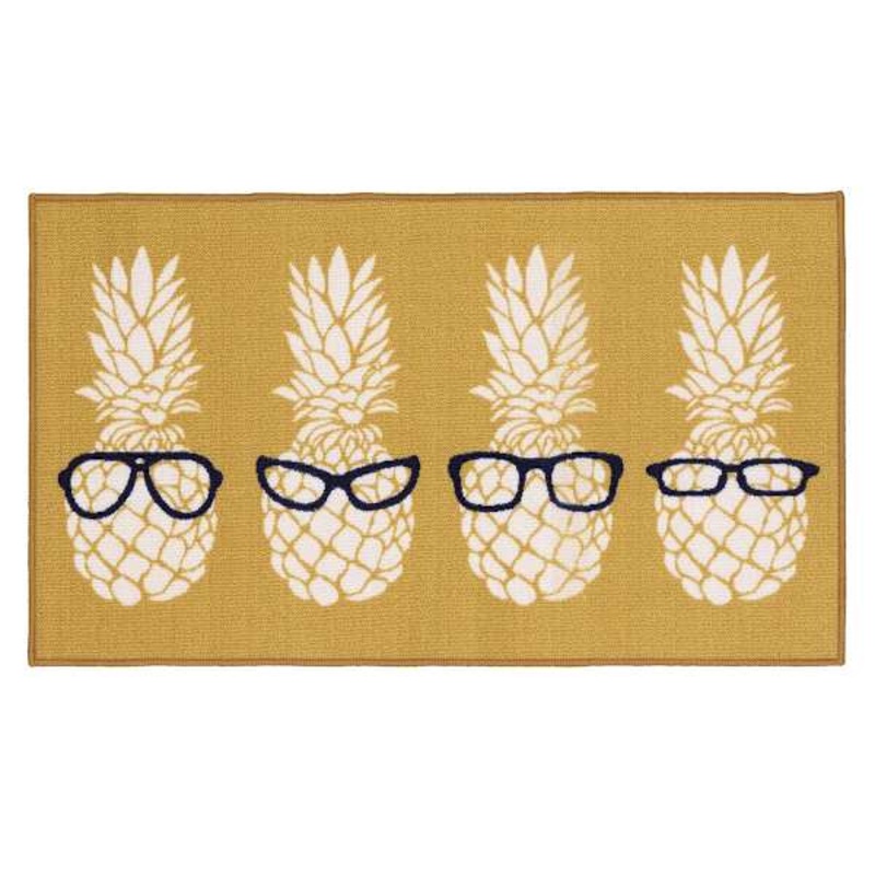 Cool Pineapple Outdoor Accent Rug, 26×45