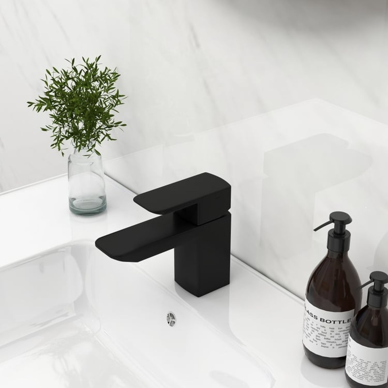 Stylish Minimalist Single Hole 1-Handle Waterfall Bathroom Sink Faucet in Matte Black